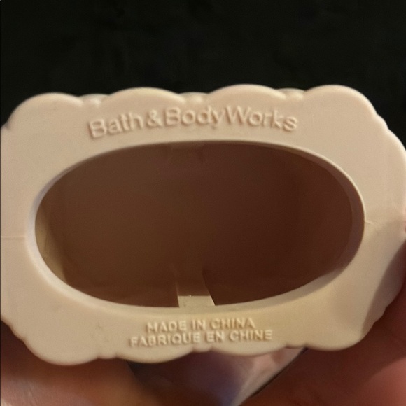 Rare Flower Basket Bath & Body Works  Hand Sanitizer Holder - Picture 2 of 3